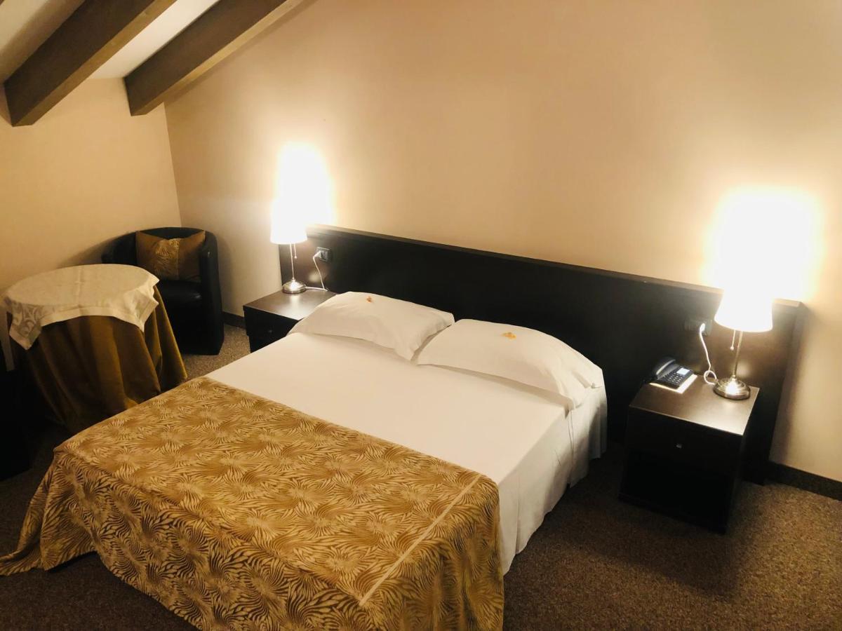 Hotel Malpensa Inn Aereoporto Tornavento  Екстериор снимка